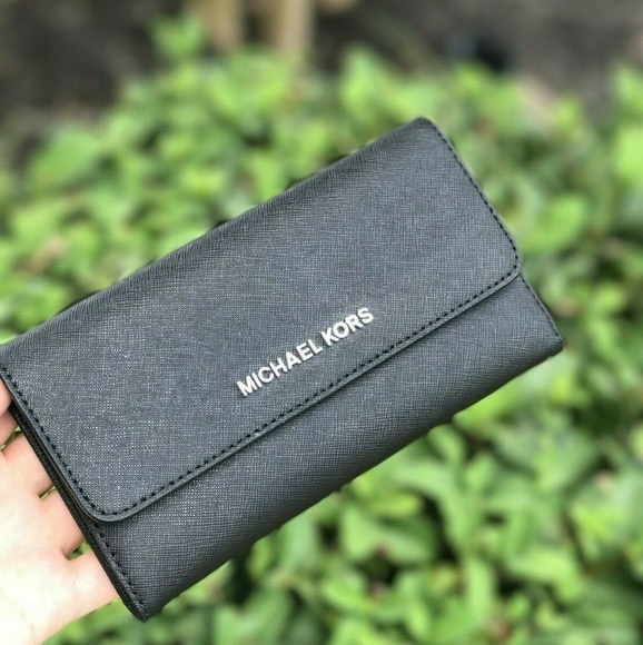 Michael Kors Jet Set Black Leather Trifold Wallet - Picture 1 of 3